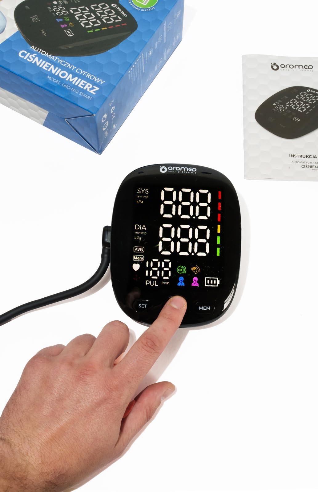 Oromed ORO-N12 SMART - Tensiómetro electrónico de brazo con pantalla LED, detección de arritmias, 2 x 120 ranuras de memoria, USB y batería, apagado automático