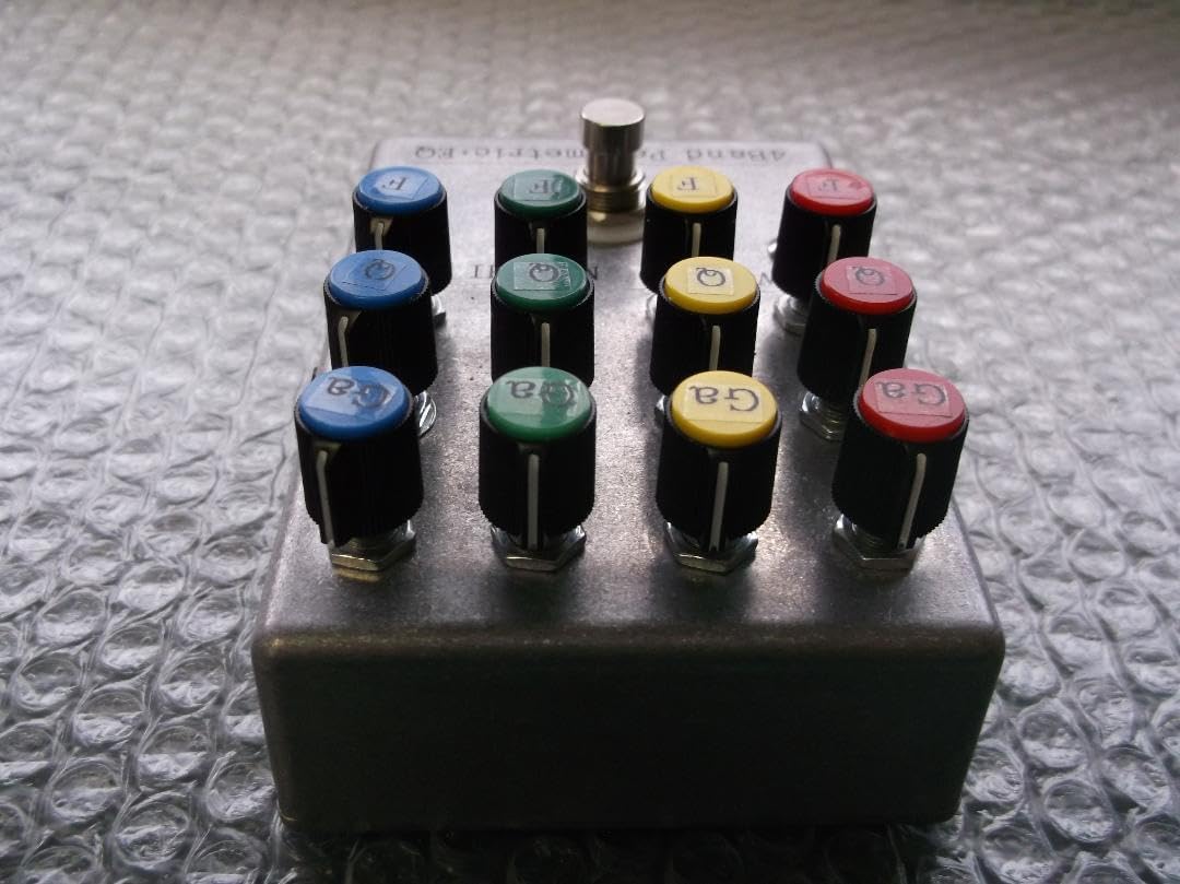 年末特価新品 高品位・小型4バンドパラメトリックイコライザー