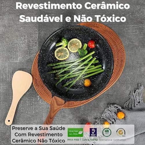 Frigideira Antiaderente 28cm com Revestimento Cerâmico, Frita Sem Óleo, Cabo de Madeira, Não Gruda,