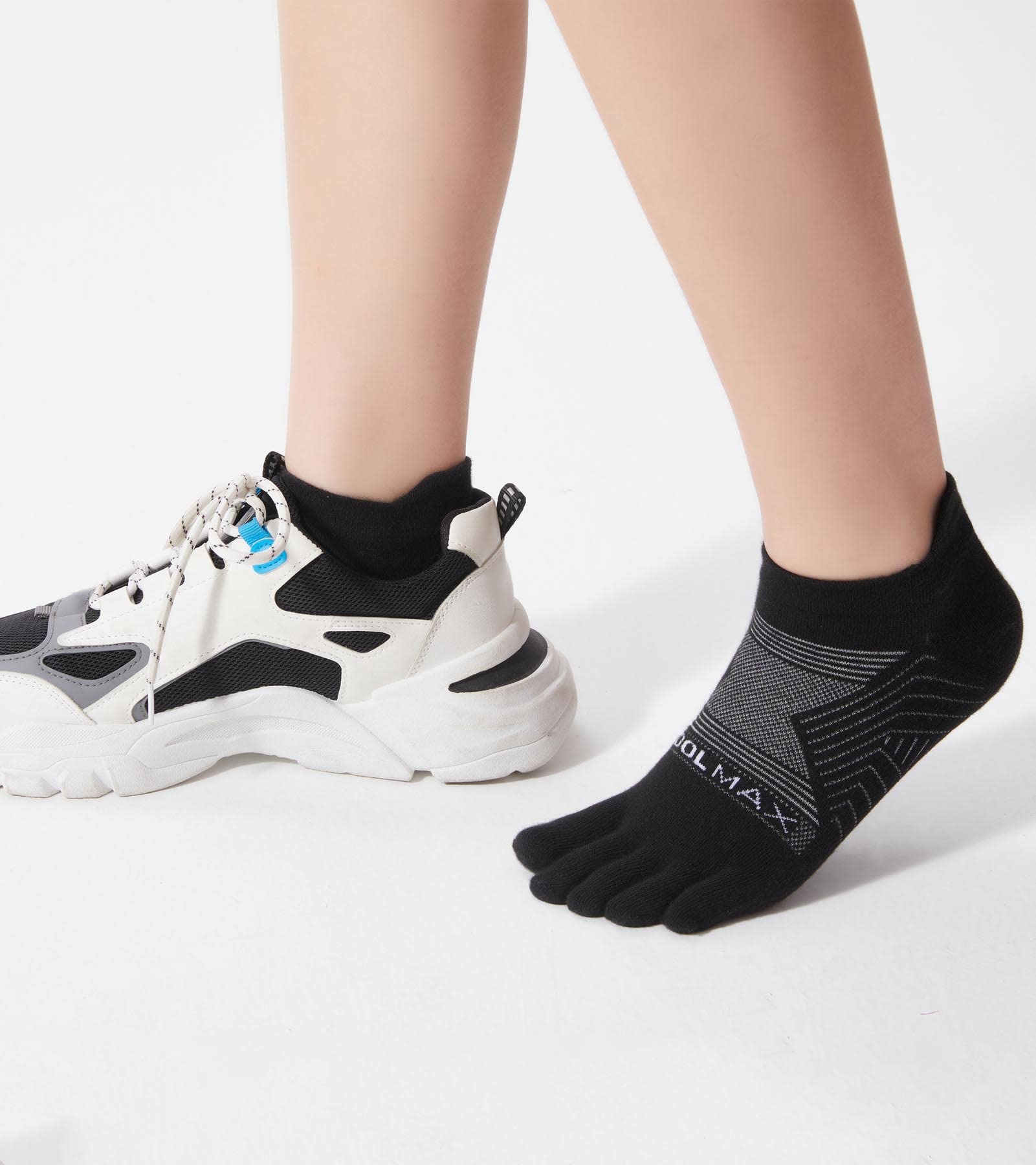 Coolmax - Calcetines de dedo para mujeres y hombres, corte bajo, alto rendimiento, 5 dedos, para correr, atléticos, absorben la humedad, paquete de 3, Gris claro, negro, gris, Small