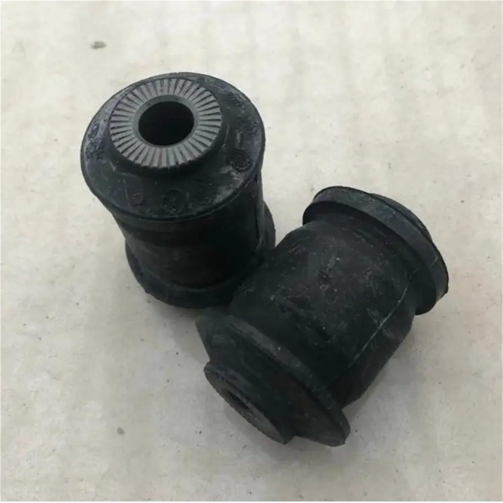 Zawieszenia Wahacz Tuleja górna Pasuje do ROEWE MG3 30003598 Tuleja wahacza przedniego duża/mała(Big bushing)