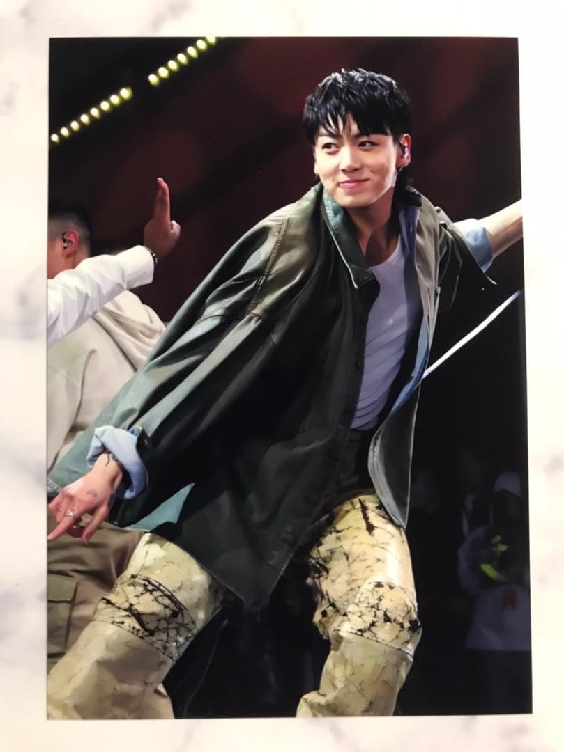 Amazon.co.jp: BTSC134 グク ／BTS（バンタン）写真L版 : おもちゃ