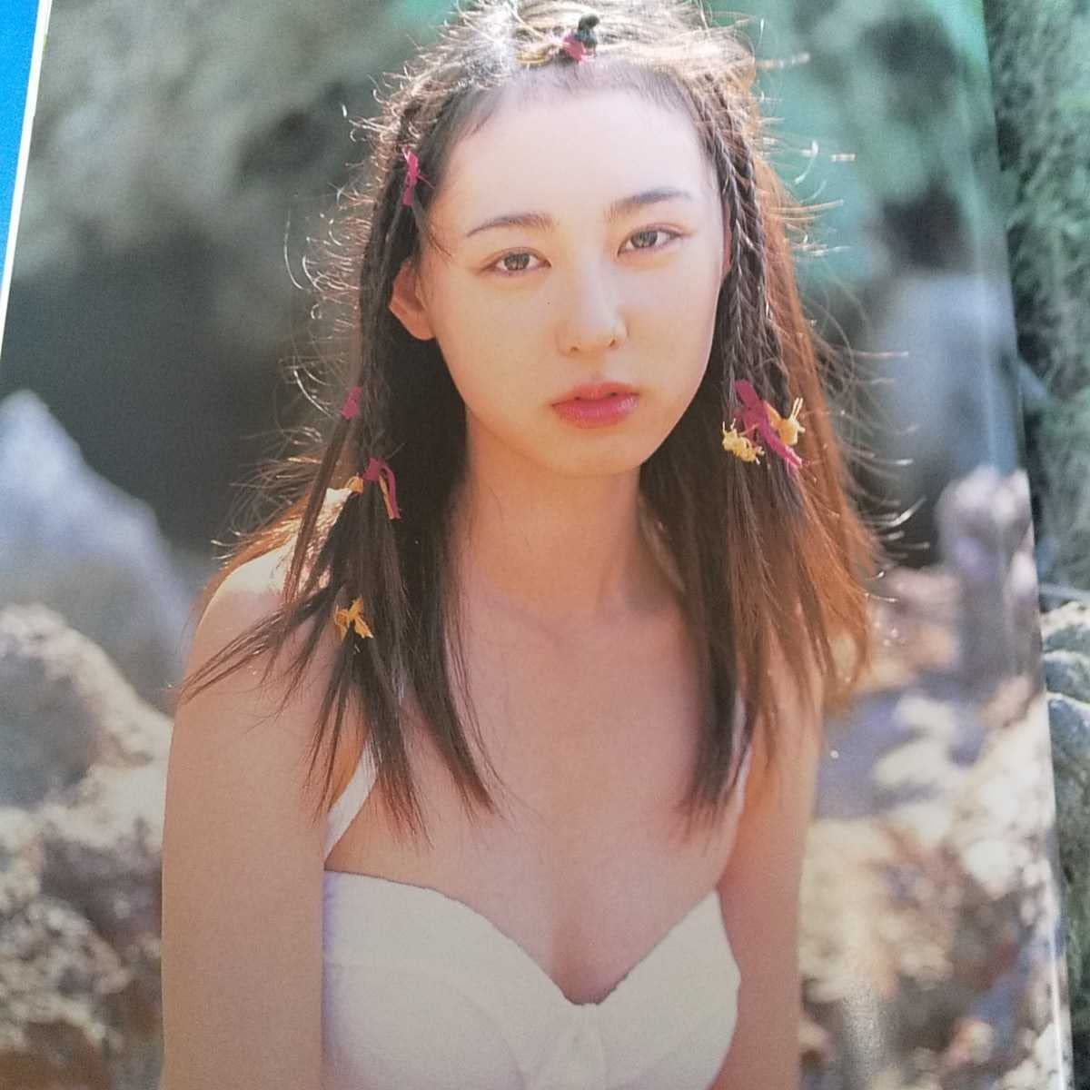 秋山莉奈　写真　はがきサイズ　16枚　アイドル　タレント Amazon.co.jp: 16歳秋山莉奈DVD付き写真集 「KISS」初版