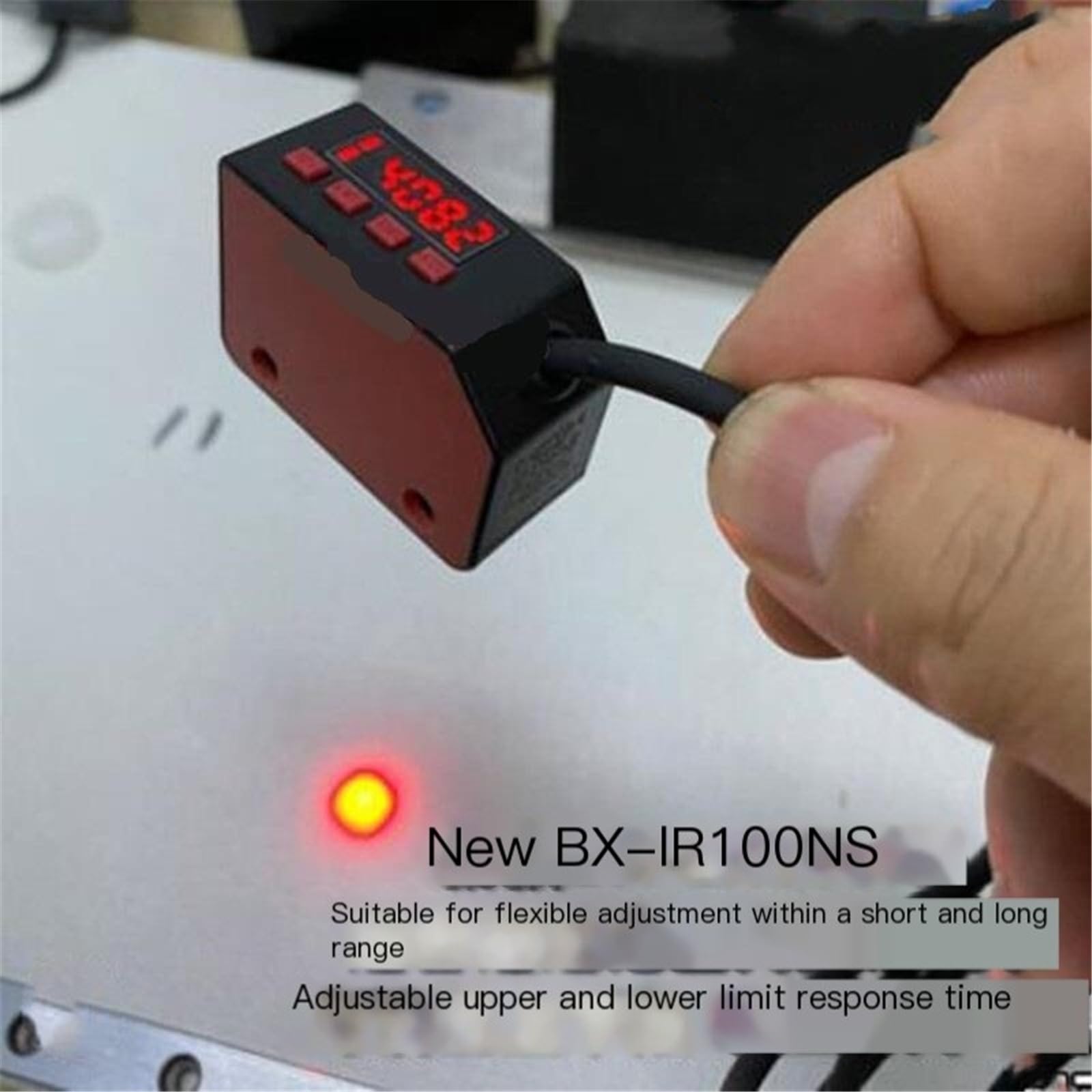 1 x czujnik fotoelektryczny z cyfrowym wyświetlaczem i czujnikiem światła na długich dystansach (BX-LR100NS)