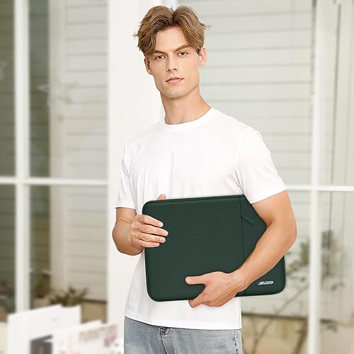 Vista 198 de MOSISO Funda vertical de poliéster con bolsillo para laptop de 15 pulgadas, para MacBook Air 15 M4 A3241, M3 A3114 y M2 A2941 de 2025, 2024 y 2023