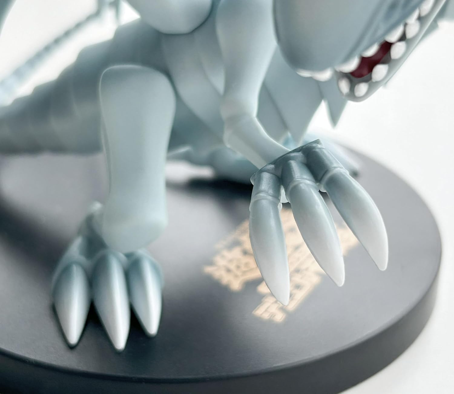 Card Game Equal Arts Blue-Eyes White Dragon Figure