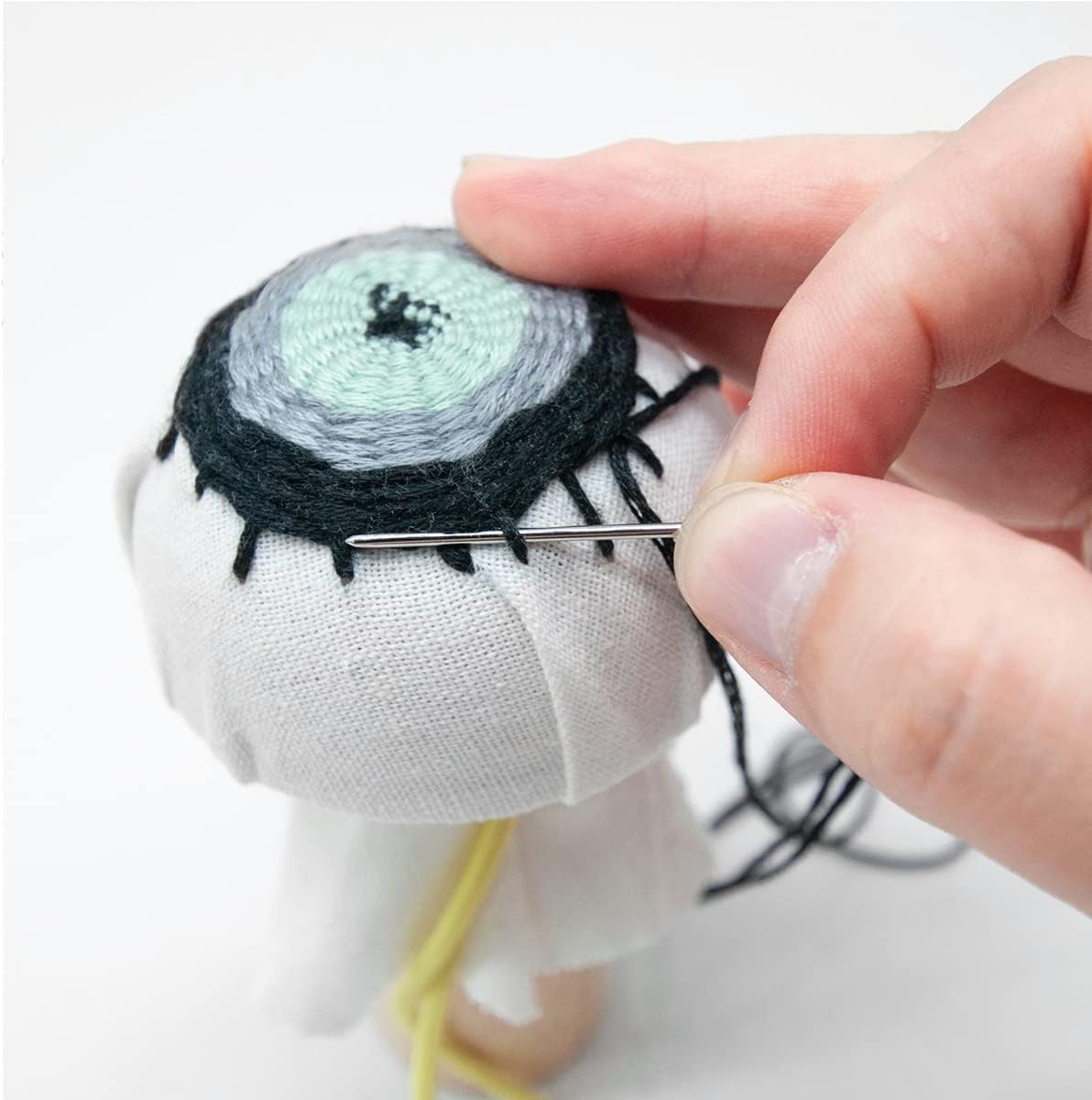 Darning Mushroom, Wood Darning Egg Sewing Tool Repair with Large Eye Needles Sewing Threads for Darning Socks, Hats, Pants, Sweaters, DIY Sewing Crafts, Cute Wooden Mushroom (Multiple Color)