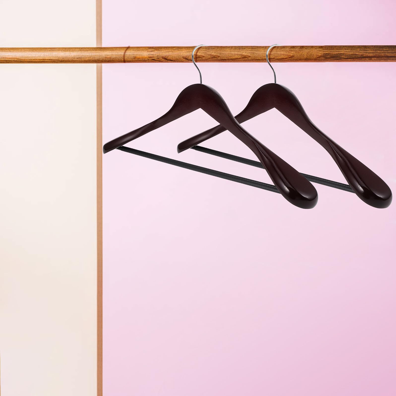 2 Stück Kleiderbügel aus Massivholz für Herren rutschfest mit Breitem Schulterdesign und Glatter Oberfläche für Anzüge und Jacken