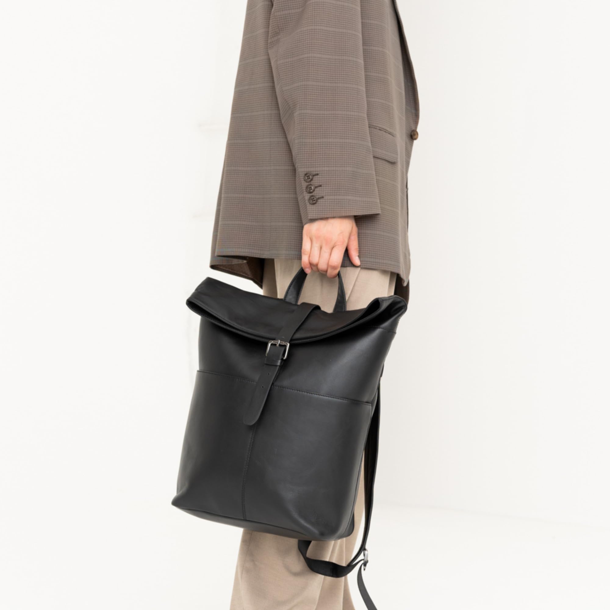 Berliner Bags Rucksack, Tagesrucksack aus Leder mit Laptopfach, Wickelrucksack für Damen und Herren