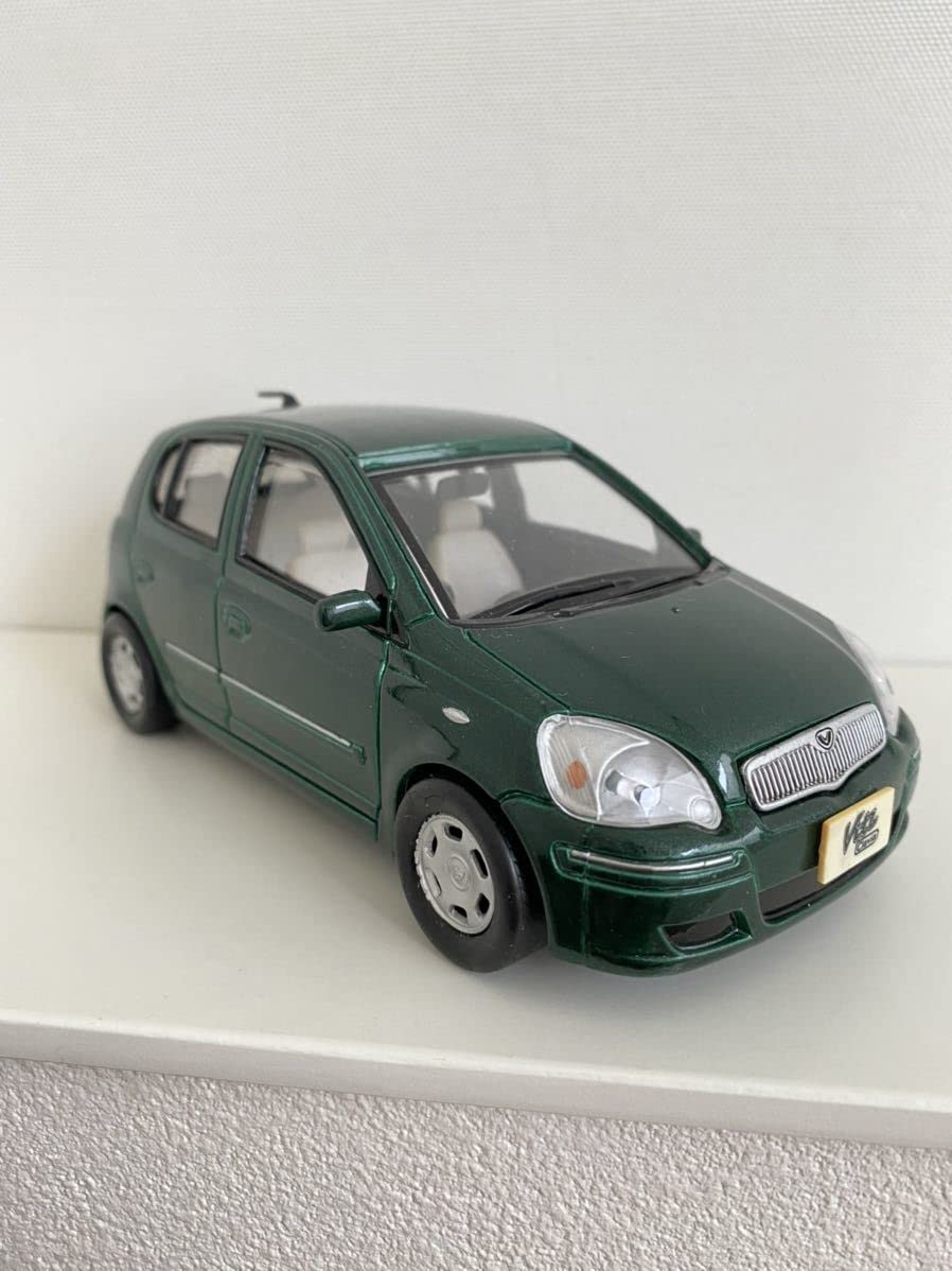 Amazon.co.jp: 1/24 ミニカー 初代 ヴィッツ クラヴィア VITZ Clavia