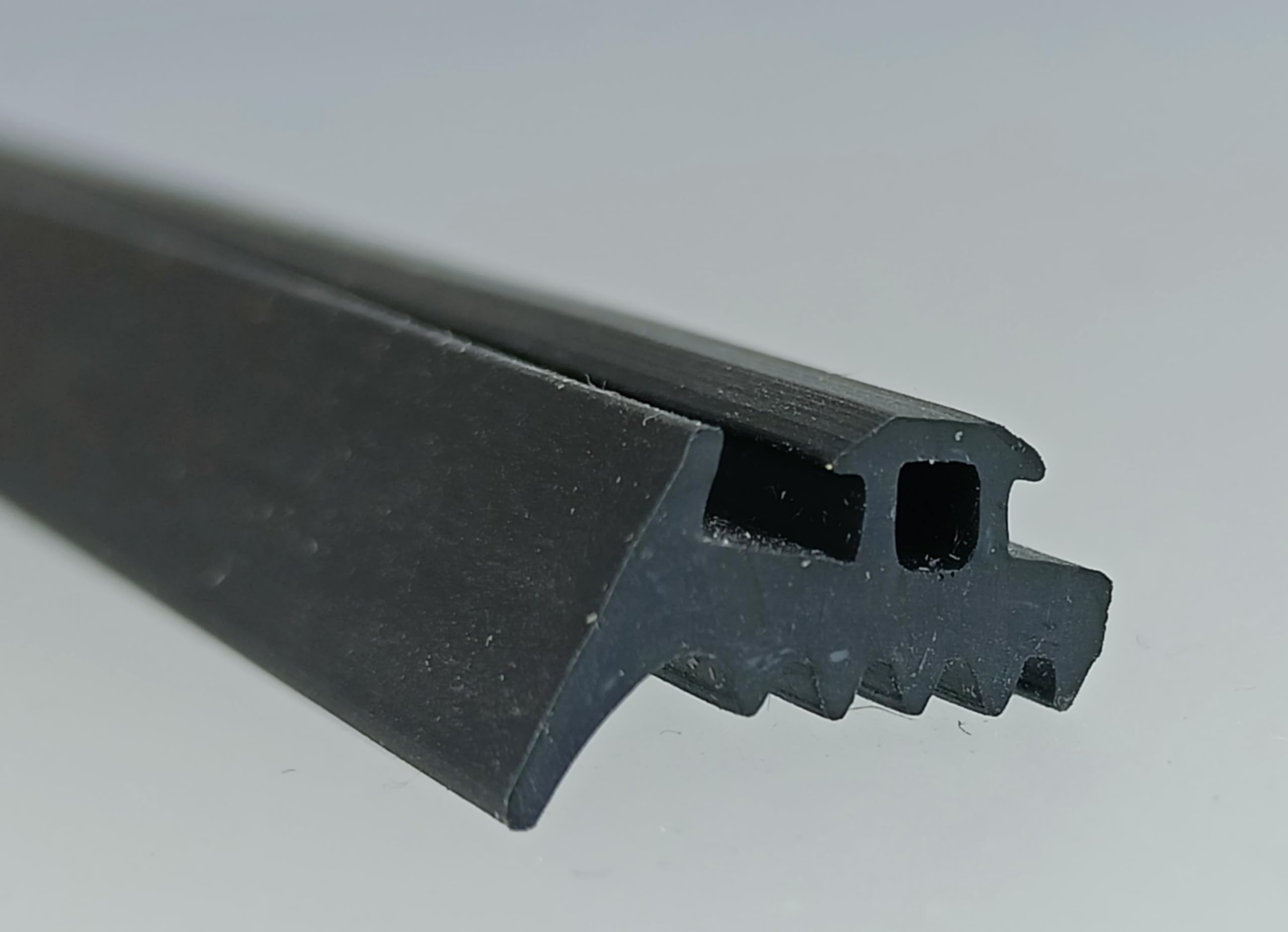 Joint à lèvres L-3 sw noir EPDM en rouleau de 5 m pour terrasse