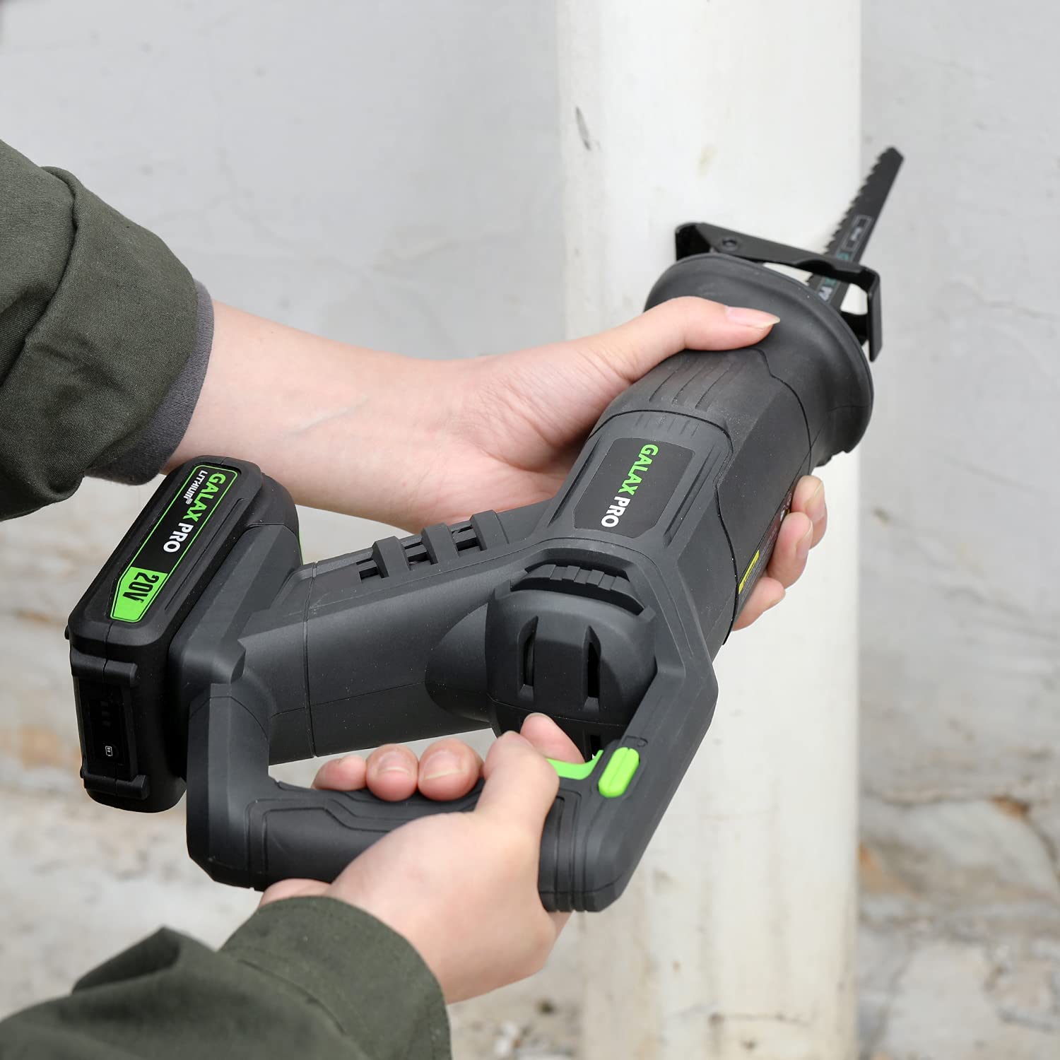 GALAX PRO Sierras alternativas, sierra de pilas,3000 SPM sierra alternativa con batería, profundidad de corte máxima de 150 mm, incluida batería 20 V DC 2.0 Ah, hoja