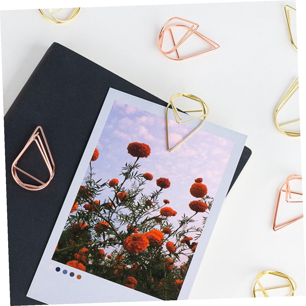 10pcs Water Drop Photo Holder Clips Metal Card Stands Steel Wire Table Name Place Card Holders Wedding Memo Clip for Desktop Office Party Decor
