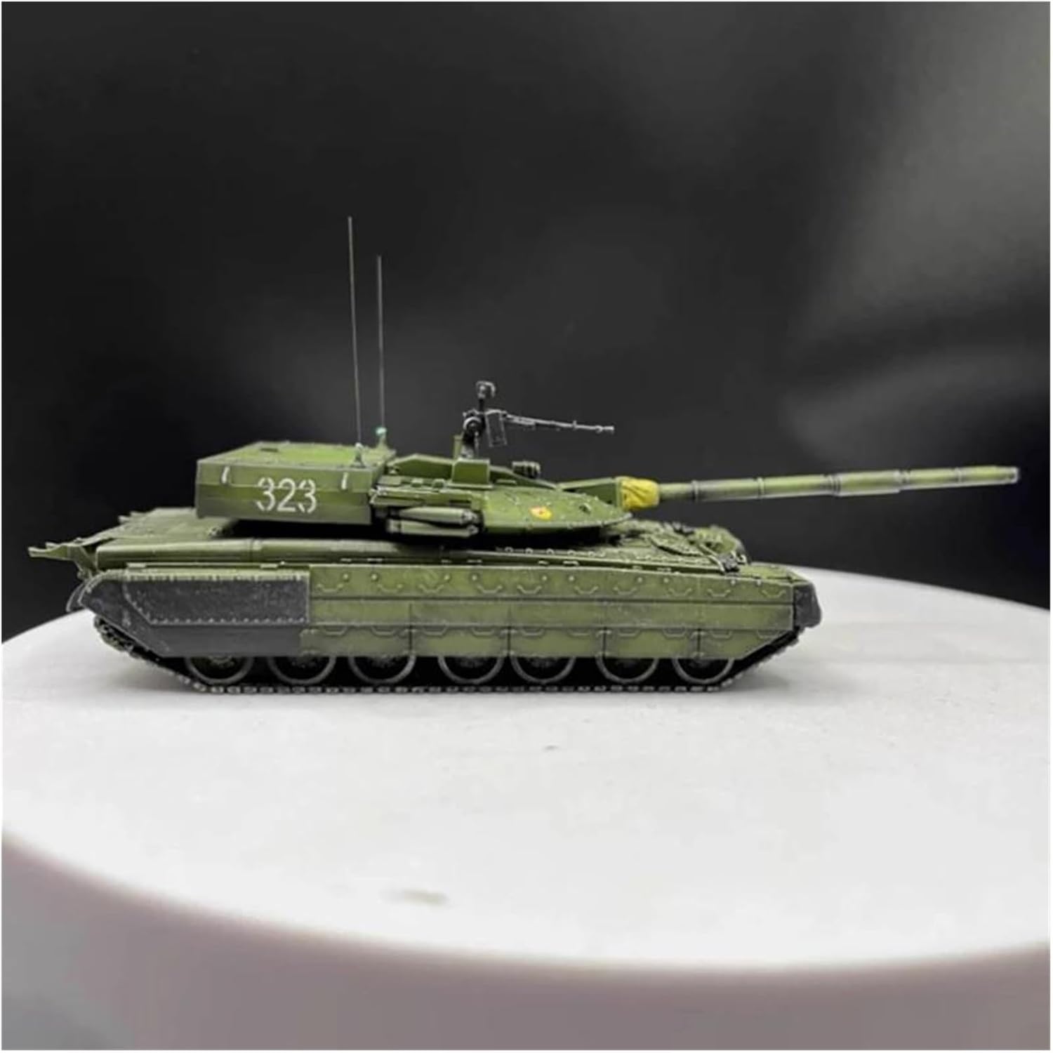 Realistic Tank 1:72 Scale for Russian Black Hawk 640 Tank Model Kit Static Die Casting Collectible Ornaments Static Tank Model