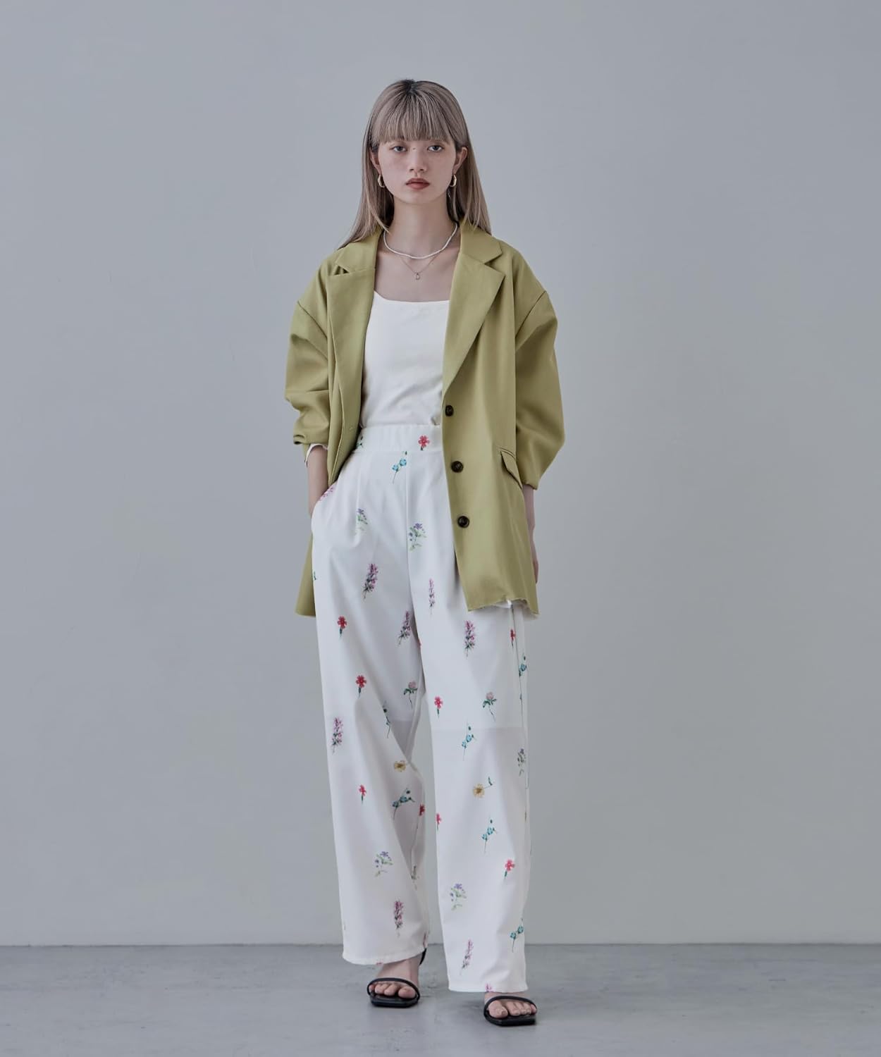 [etoll] 花柄プリントタックワイドパンツ ボトムス パンツ スラックス ワイドパンツ 花柄 フラワー セットアップ タックパン