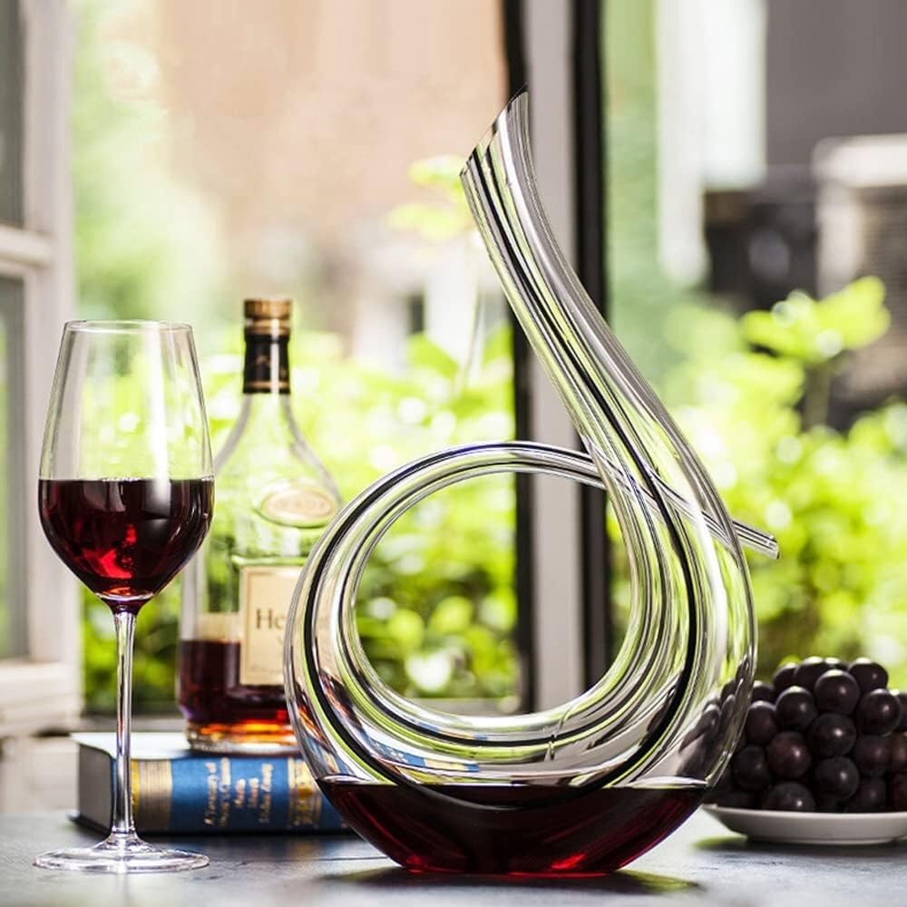 Rotwein Dekanter, Weindekanter aus gedrehtem Horn, bleifreier Weindekanter aus Kristallglas zur Belüftung von Wein mit einem Fassungsvermögen von 1300 ml, Dekanter aus gedrehtem Horn
