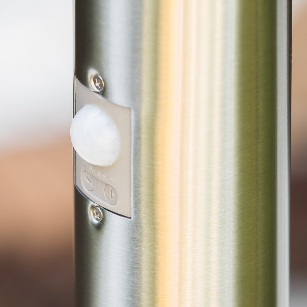 Lampada Da Esterno Caserta Con Presa – Palo In Acciaio Inox 110 Cm, E27, IP44, Per Giardino E Vialetto