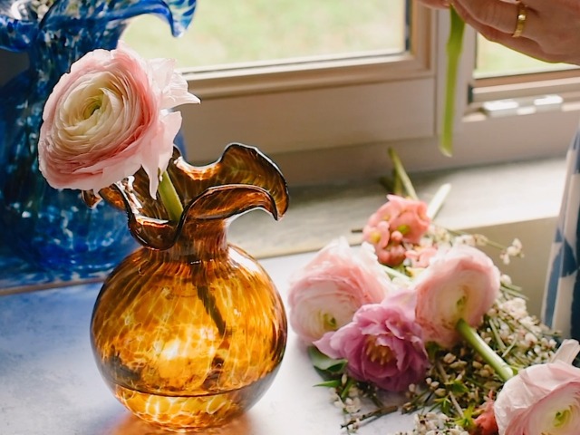 Amazon.com: Vietri Hibiscus Collection Italian Mouthblown Glass