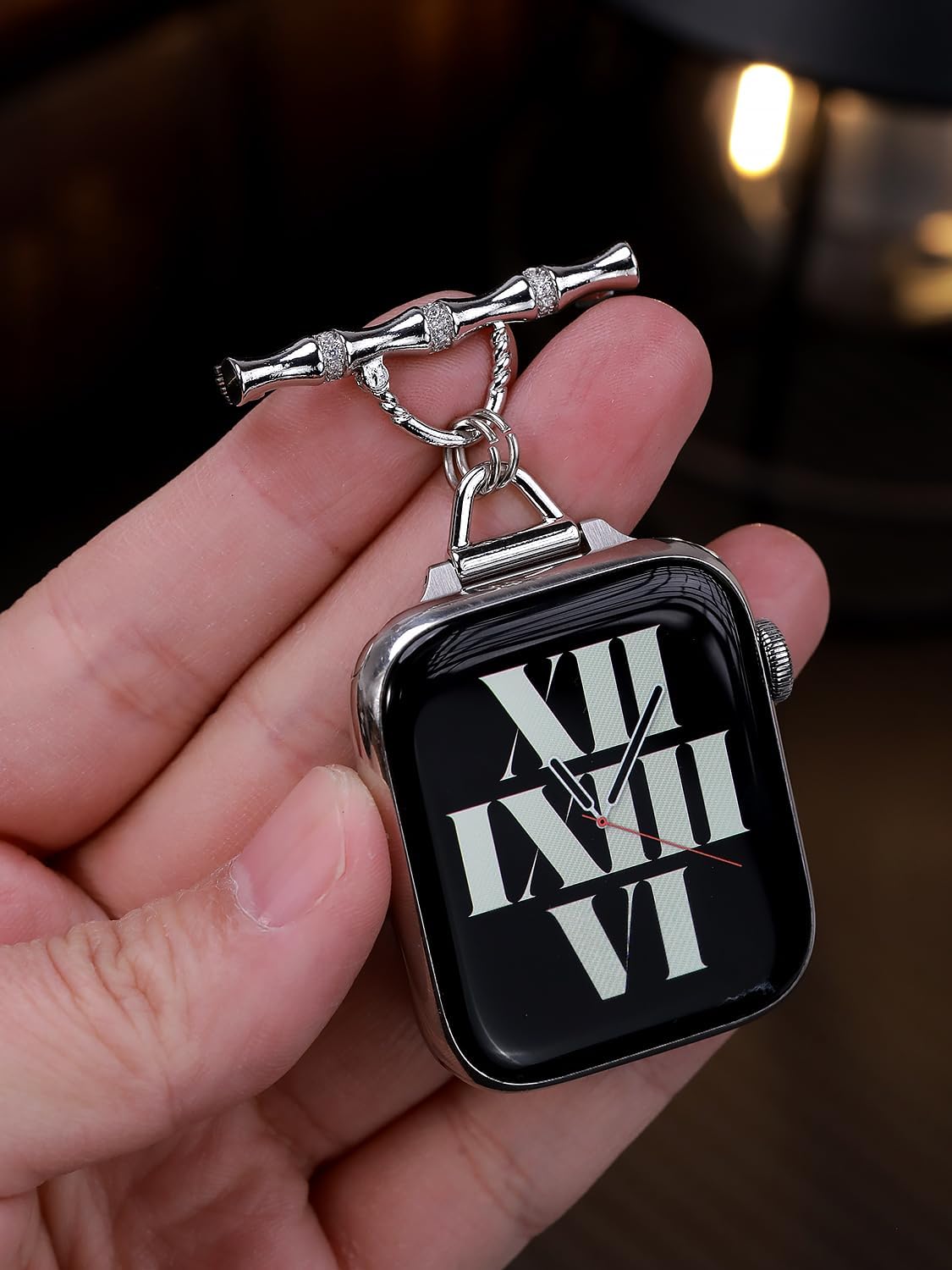 Exquisite Pin-On Brooch Clip Bag Charm Watch Bands Strap for Apple Watch123456789se10s11 Ultra 49mm Fob Clip 46/45/44/42/41/40/38Chain Nurse Metal Alloy