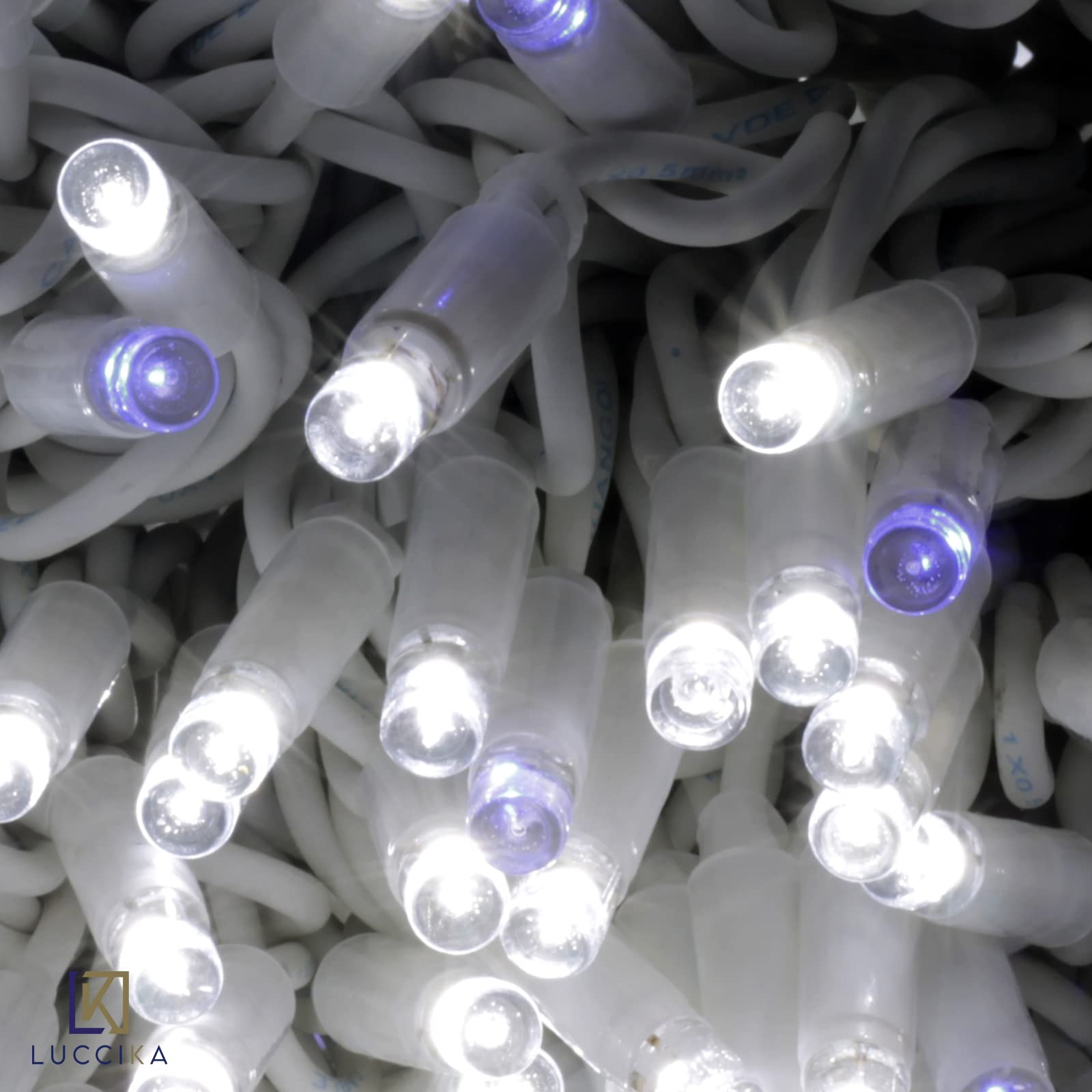 Luccika LED-Lichterkette für Weihnachten, professionell, MaxiLED, 8 mm, Flash, für Gärten, Geschäfte, Bars, Außenbereiche (eisweiß mit blauem Blitz, 10 Meter – 100 LEDs)
