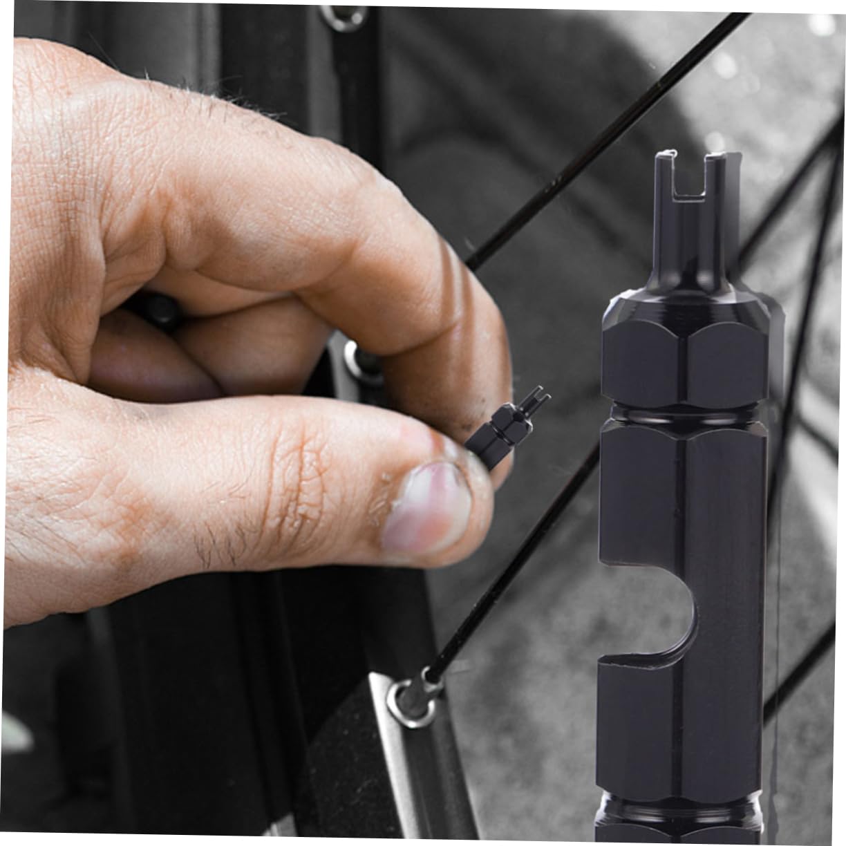OSOLADY Essential for Cyclists: Core Removal Tool for Tubeless Tubed Tires Compact Portable Easy to Carry