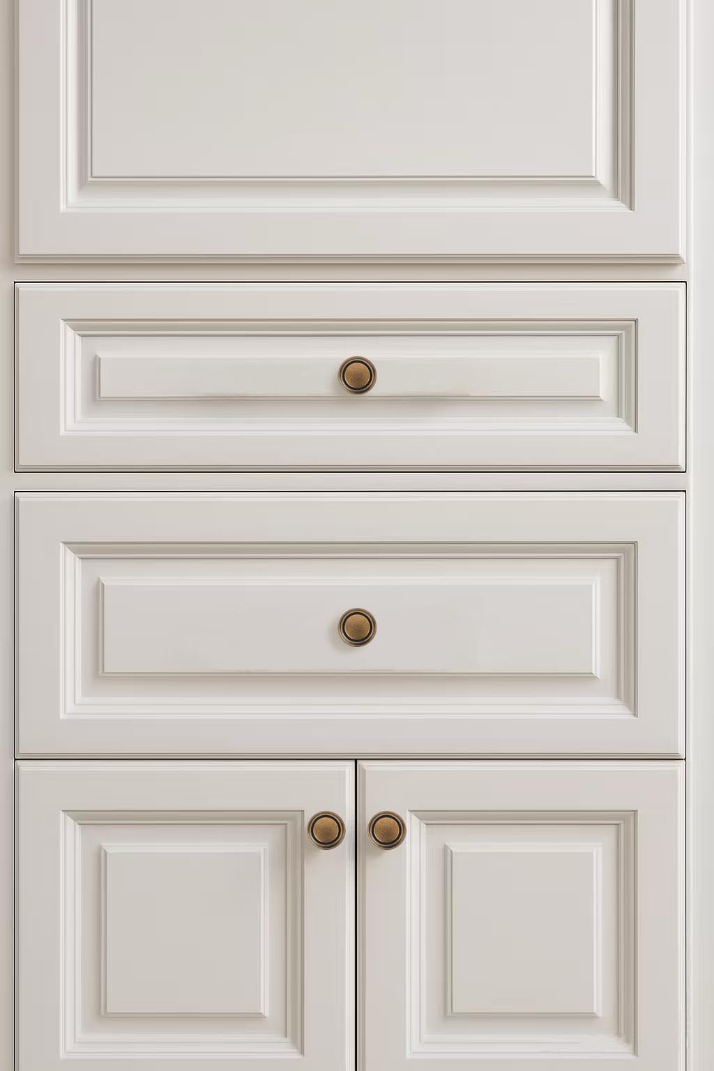 Round Antique Brass Cabinet Knob - 482, 1-1/4 in (32 mm) — KHTUMEWARE