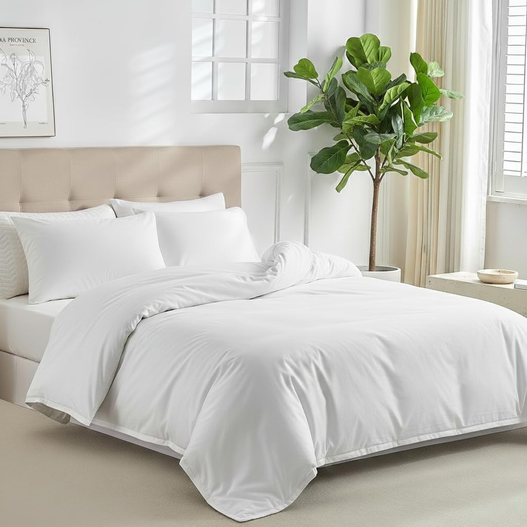 Cuddle Cloud Microfiber 4 Piece Bedding Set with Fitted Sheet and Pillowcases Plain Bedding - Soft Microfibre Polyester Breathable Duvet Cover Set With Button Closure (White, Double)