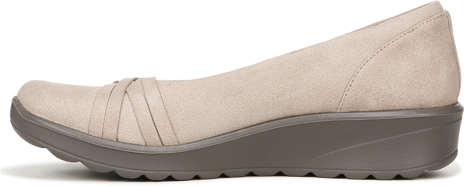 BZees Womens Goody Slip On Beige 7.5 M