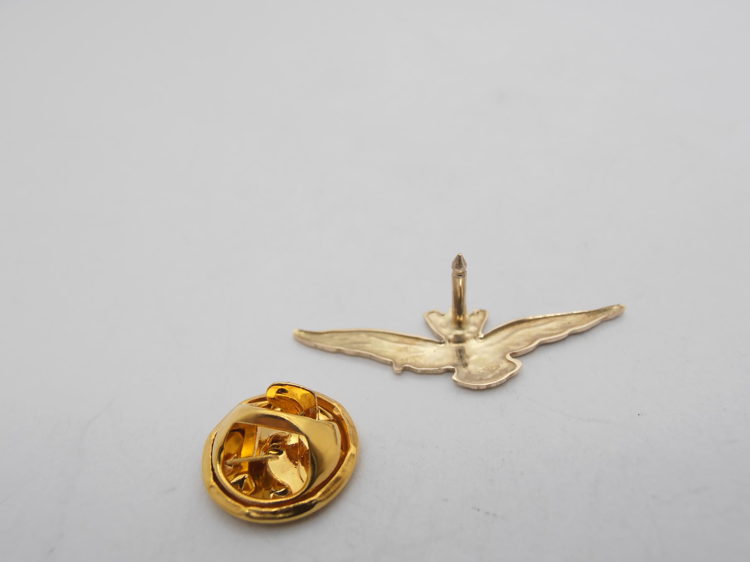 Aeronautica Militare Italiana : Spilla da giacca in Oro Giallo 18 Kt (750 millesimi) con l' Aquila Simbolo - Brevetto - Stemma - Fregio