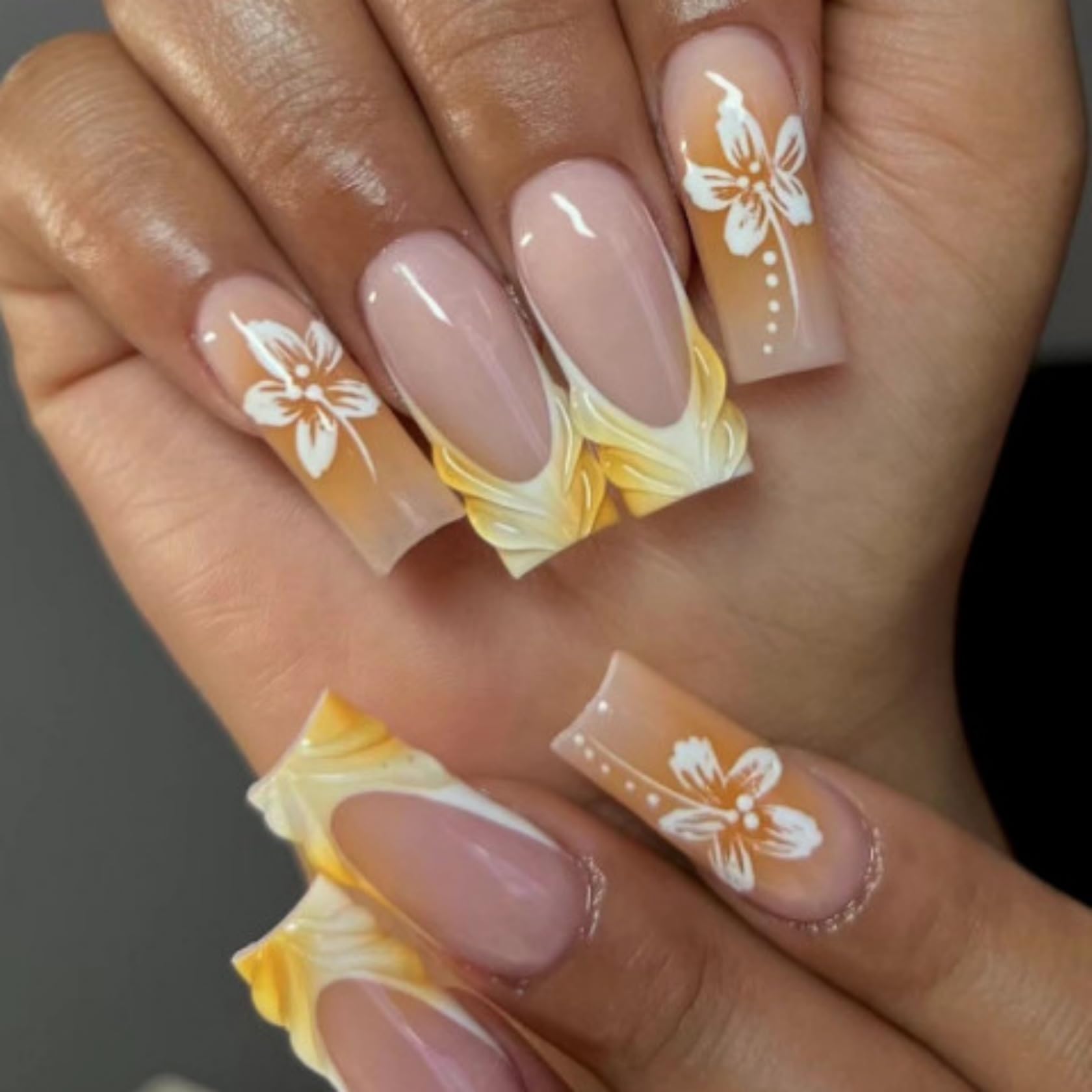 Künstliche Fingernägel Im Ombré-design Mit 3d-blumen Und Gold_voghion.com