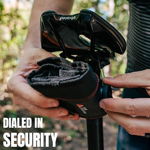 Miniatura 3 de KOM Cycling Bolsa enrollable para herramientas de sillín para carretera, ciclismo de montaña y ciclismo de grava. El rollo de sillín es una