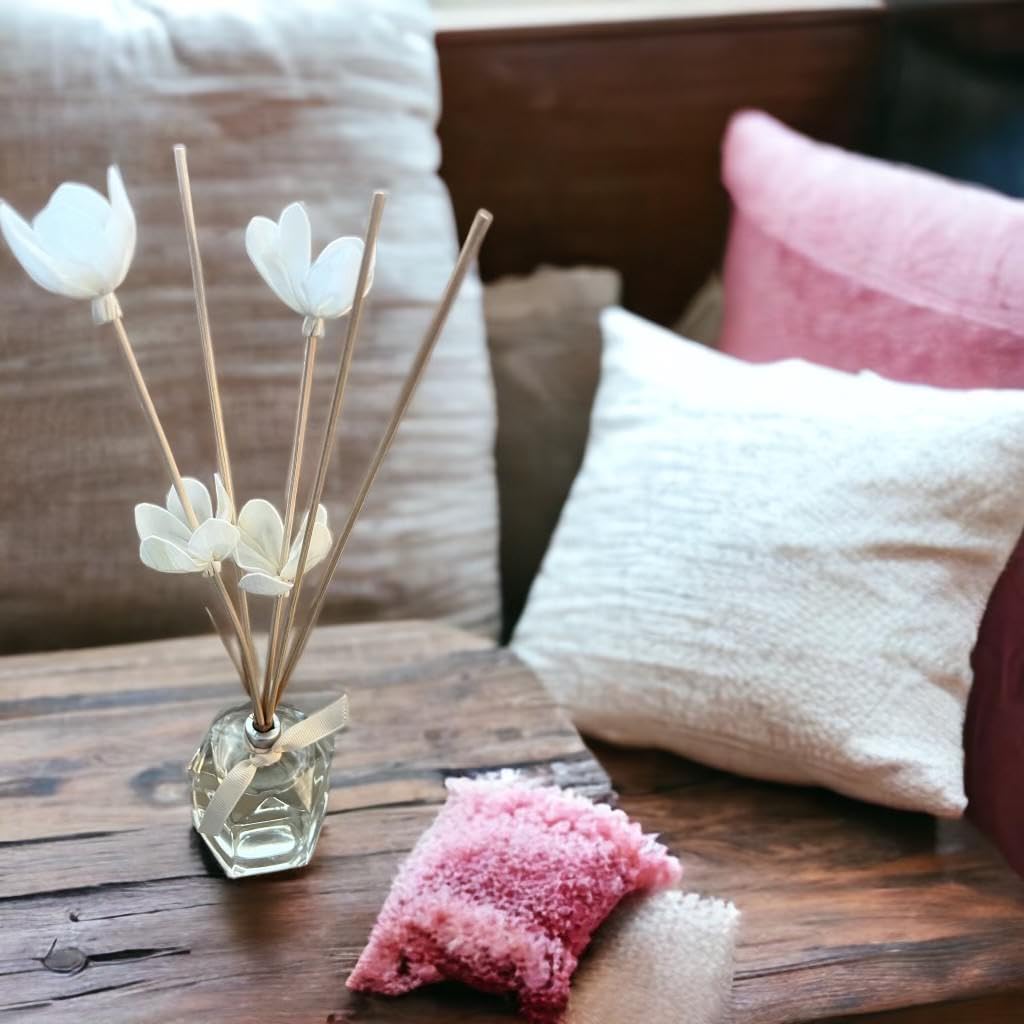 Rattan Reed Diffuser Set Jasmine Lily Aromatherapy Oil Sticks and Beautiful White Magnolia Flowers Decor Diffuser Reeds Air Freshener Home Decor Unique Gift Home Office Bathroom Lasting Fragrance