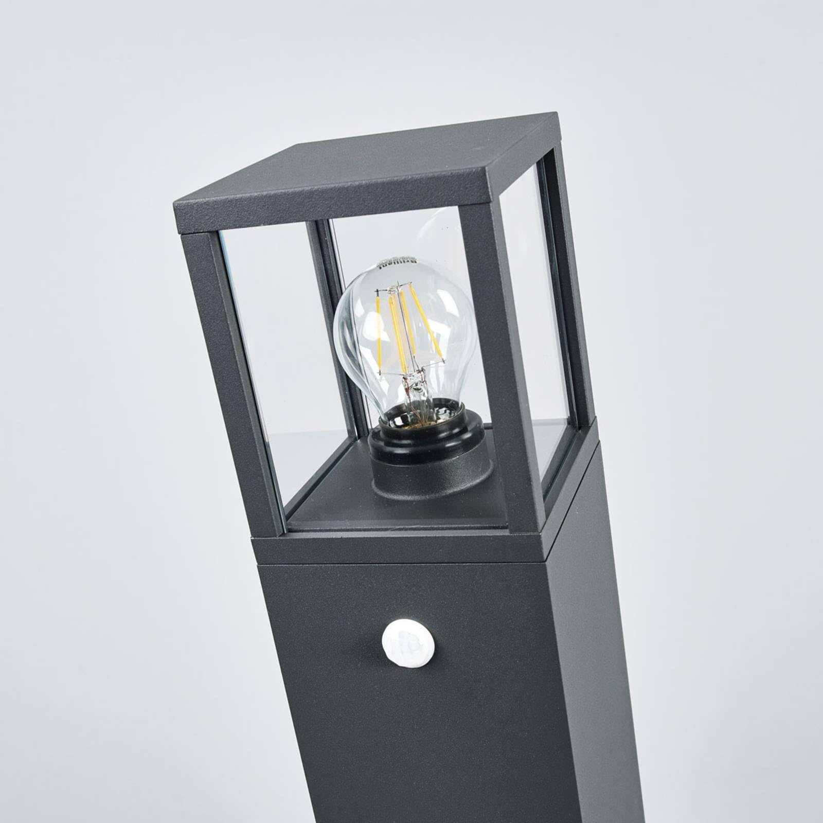 Lucande s³upek ogrodowy 'Klemens' z czujnik ruchu, stylnowoczesny, kolor czarny, aluminium, IP54, ¿arówka E27