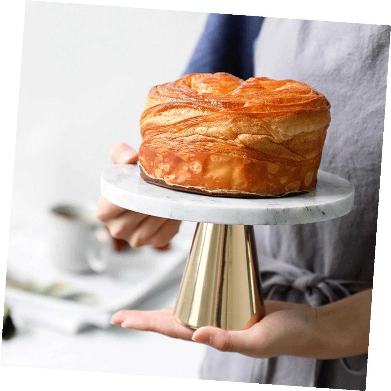HEMOTON Vassoio in Marmo per Torte e Dolci, Piatto Raffinato per Esposizione, Materiale Marmo e Metallo, Design Curato per Pasticceria Professionale