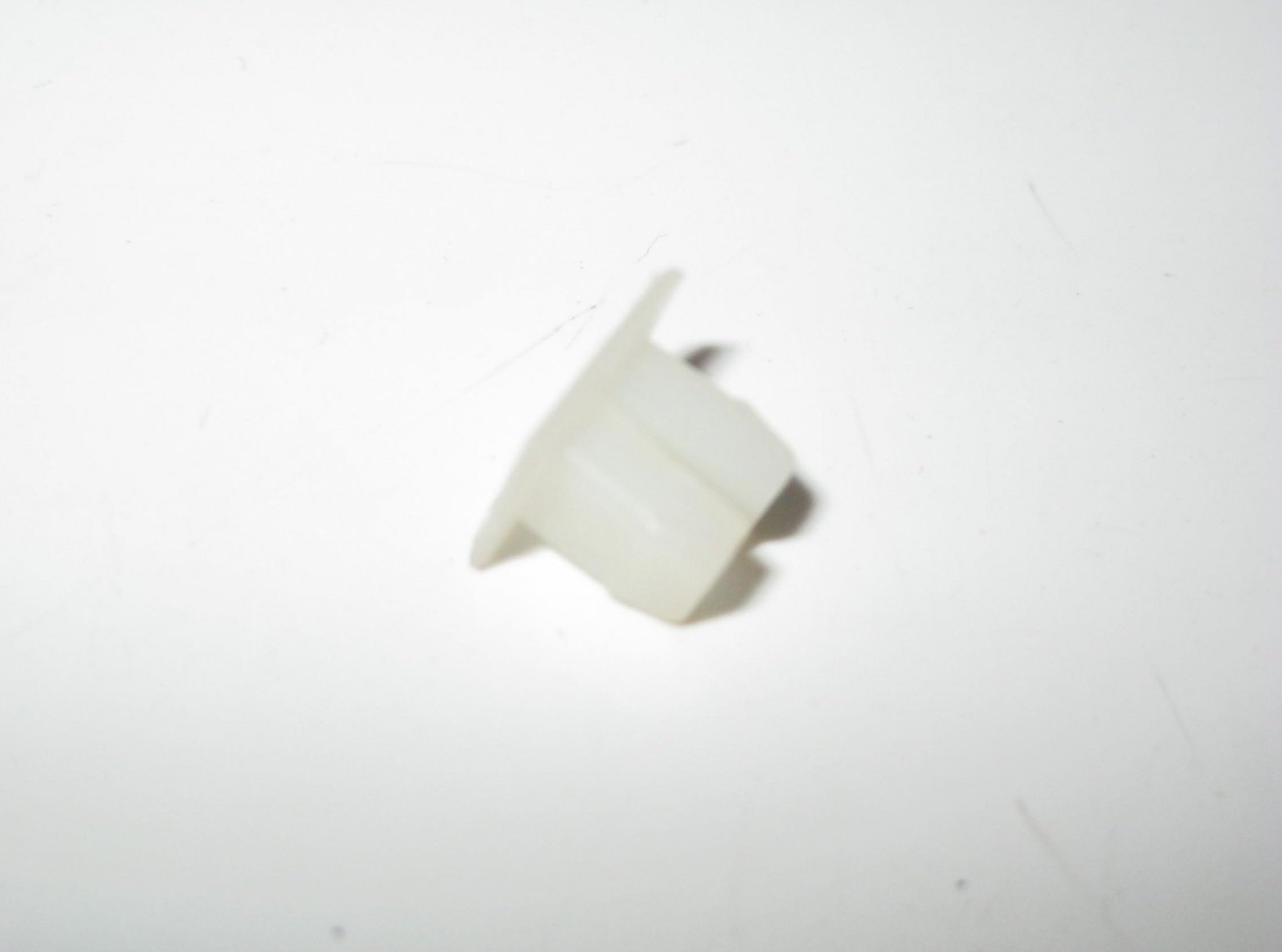 Tuerca de chasis para BMW 07130526444 inserto de plástico clip de fijación de cuerpo 4