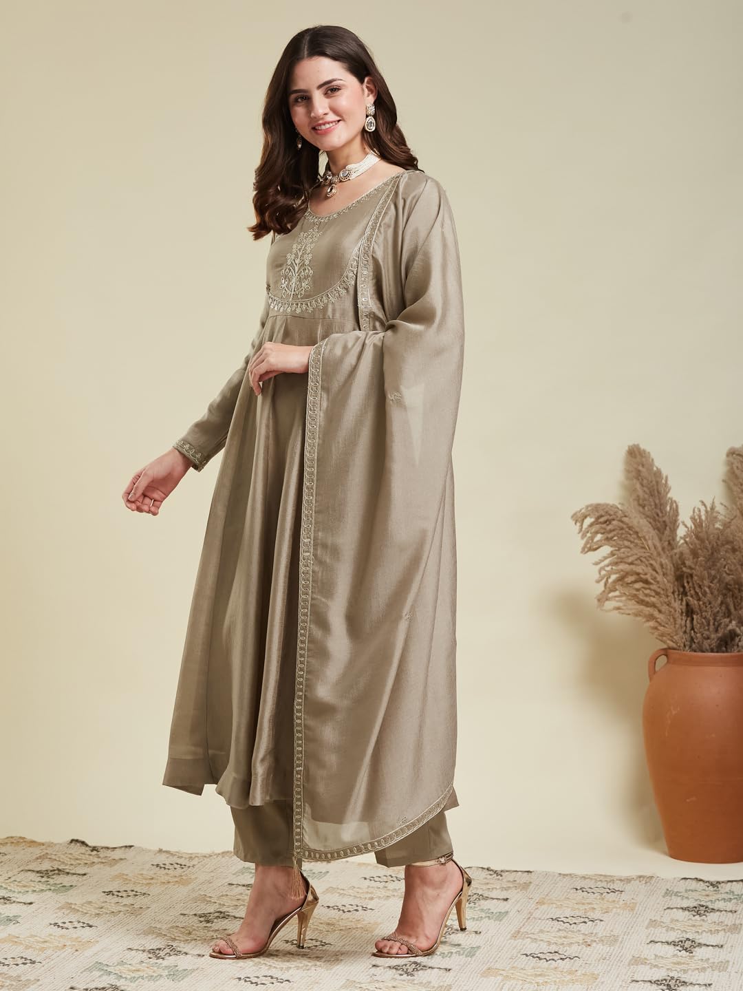 MOKOSH Pantaloni Kurta Anakrali con ricamo in seta da donna con Dupatta