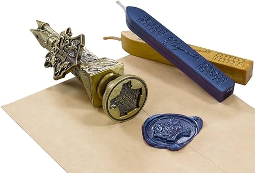 Miniatura 2 de The Noble Collection Harry Potter Hogwarts - Sello de cera de 6.5 pulgadas (6.5 in) de metal fundido a presión y juego de cera de color morado y