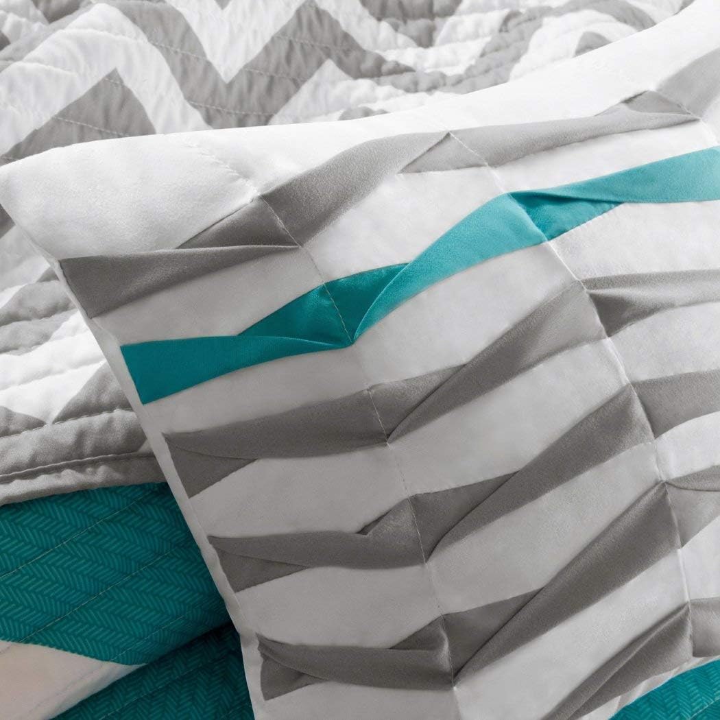 Divano Roma - 4 Piece - Zig Zag Reversible Bedspread