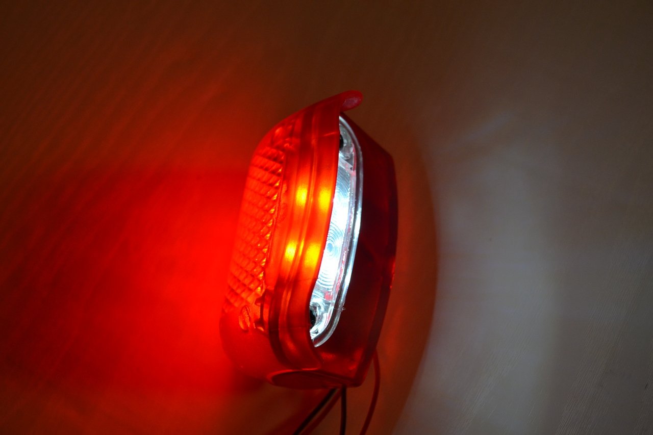 4 X LED Lampes de plaques d'immatriculation arrière + Marker lamps pour camion remorque Chassis Bus caravane double fonction
