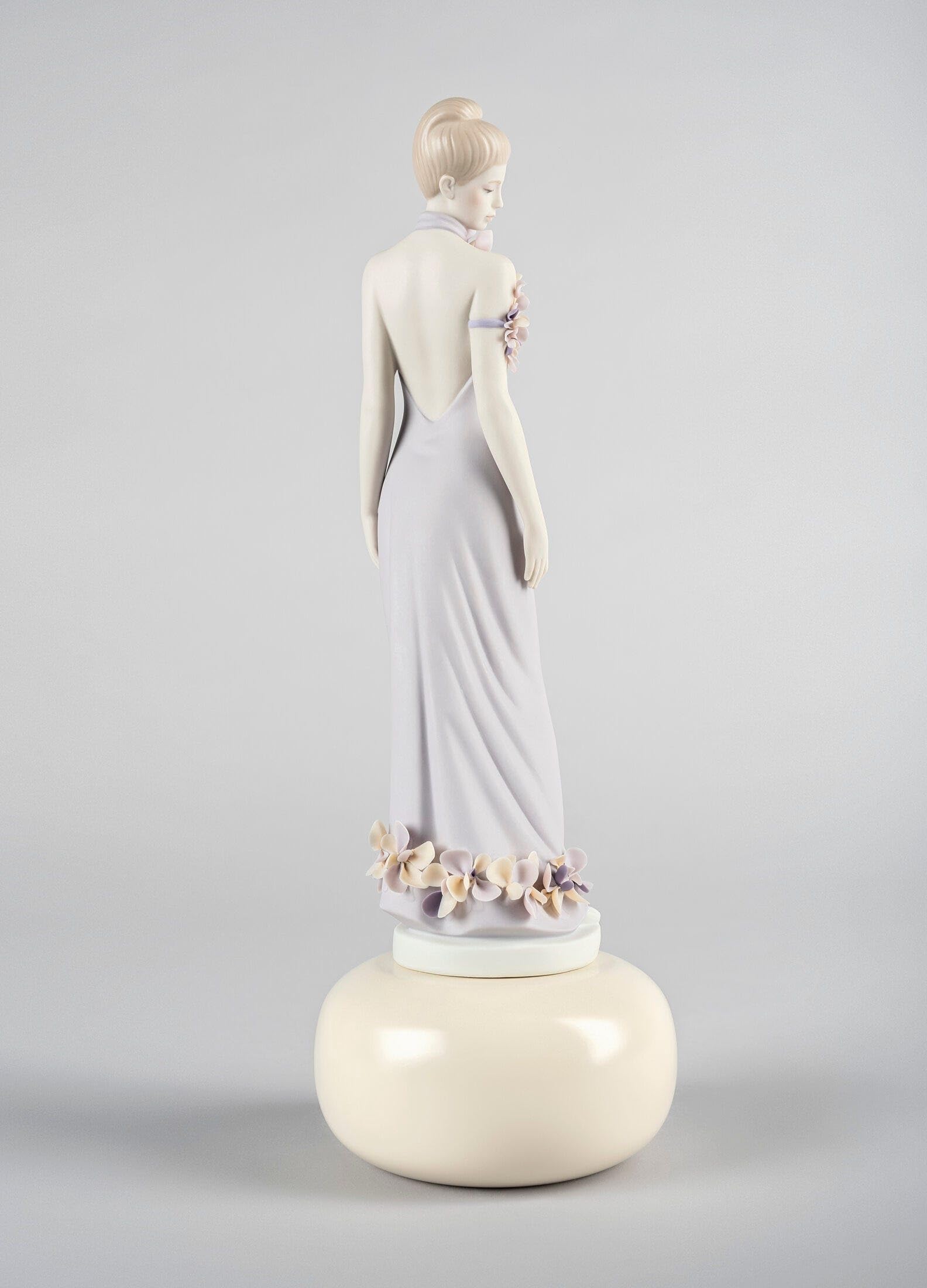 Amazon.co.jp: リヤドロ(LLADRÓ) オート・アリュール (艶麗) 01009437