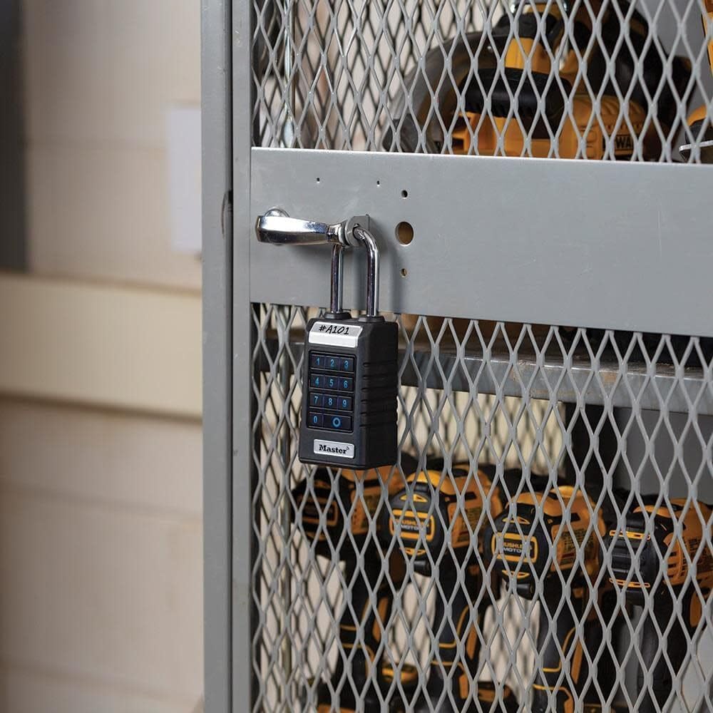 Master Lock 6400EURLJENT Bluetooth Vorhängeschloss für Unternehmen und Industrie [Bluetooth kompatibel mit Smartphone] [Länger Bügel] [Wetterfest] Schwarz