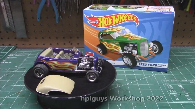 Amazon.com: AMT - 1932 Ford Phantom Vicky Hot Wheels : Toys & Games