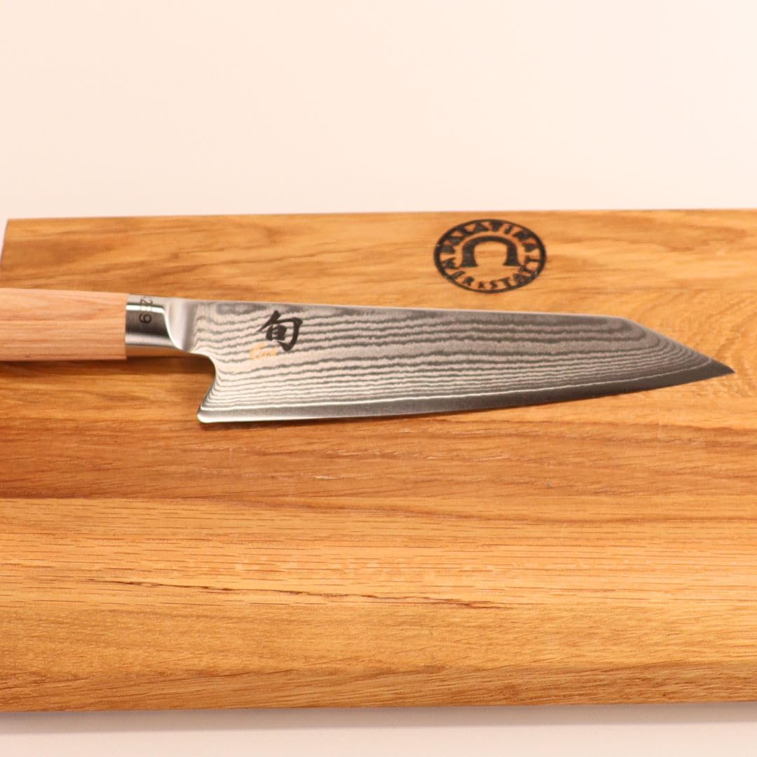 Kai Shun Classic White Kiritsuke DM-0777W - Cuchillo de damasco de edición limitada (5555 unidades) + tabla de cortar roble 30 x 20 cm, cuchillo de chef japonés con damasco de 32 capas, pulido por