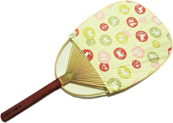 Amazon Co Jp 丸亀うちわ うさぎ柄 竹うちわ 日本製 疫病退散 お中元 夏ギフト アウトドア キャンプ ｓｄｇｓ サスティナブル ホーム キッチン
