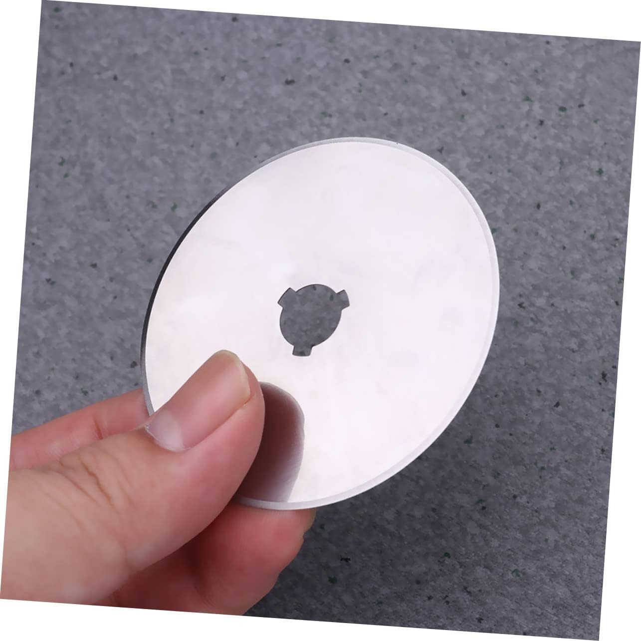 NUOBESTY 20pcs Circular Blades for Fabric and Leather Cutting Rotary Cutter Replacement Blades for Quilting and Sewing Projects