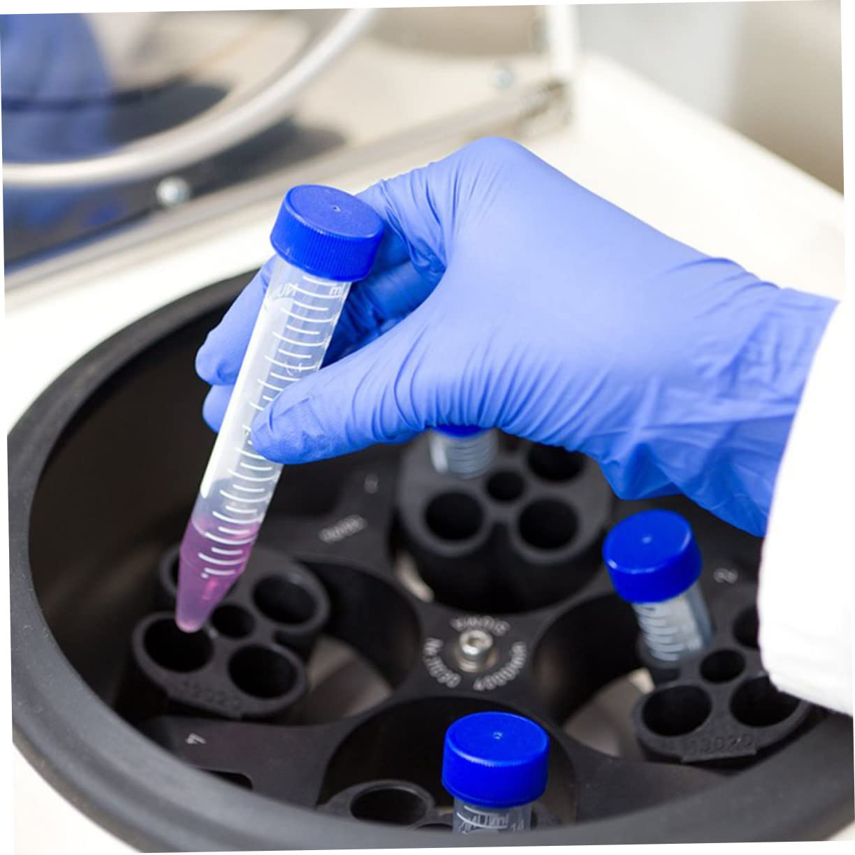 LIFKOME Provette da Centrifuga con Fondo Conico 50ml Blu in Plastica | Graduazione Precisa , Lettura Immediata , Confezione da 50 Pezzi Colore Casuale