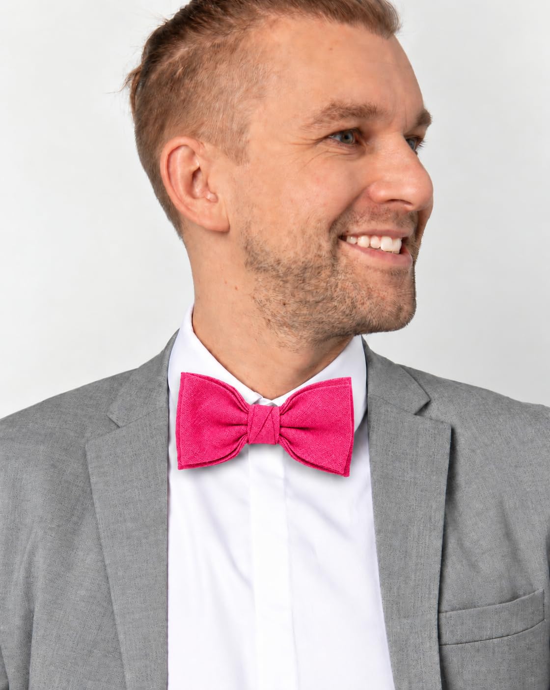 Leinen Fliege, Hosenträger, Einstecktuch für Herren, Voll Einstellbar, Viele Farben (Nr.28 Himbeere, d) Fliege und Hosenträger
