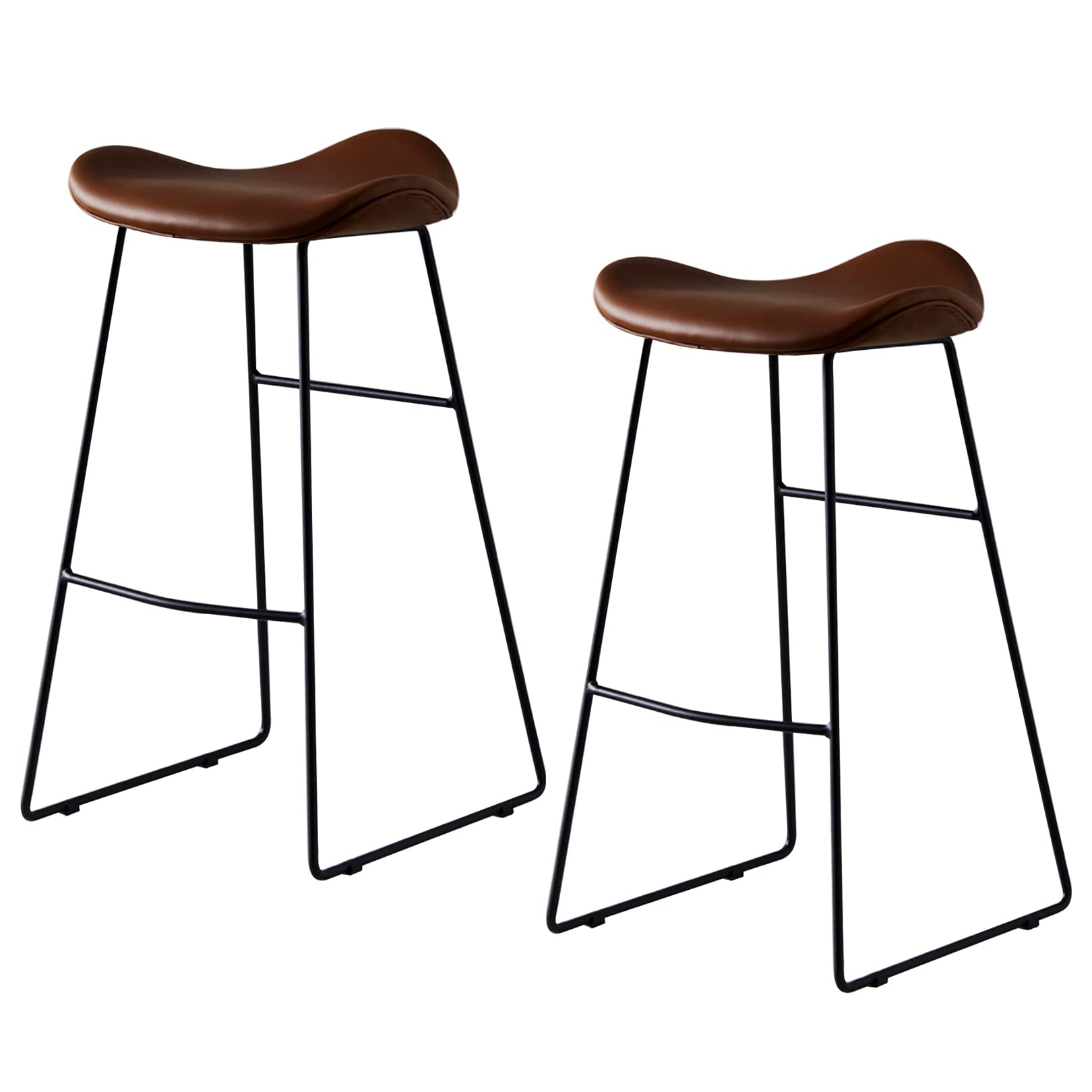Chaises de bar en cuir marron pour îlot de cuisine chaleureux