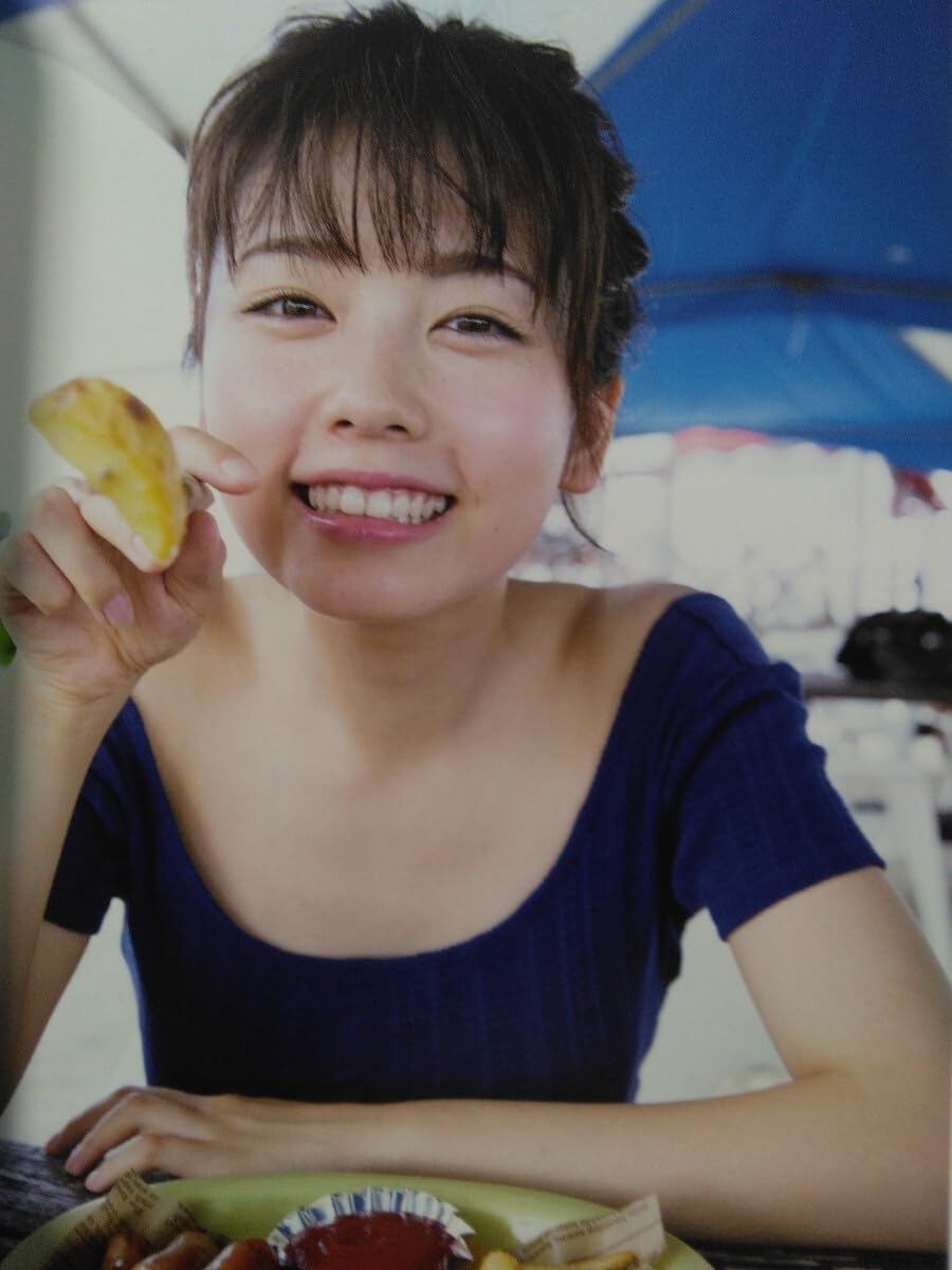 Amazon.co.jp: 小芝風花 直筆サイン入り 写真集 : おもちゃ