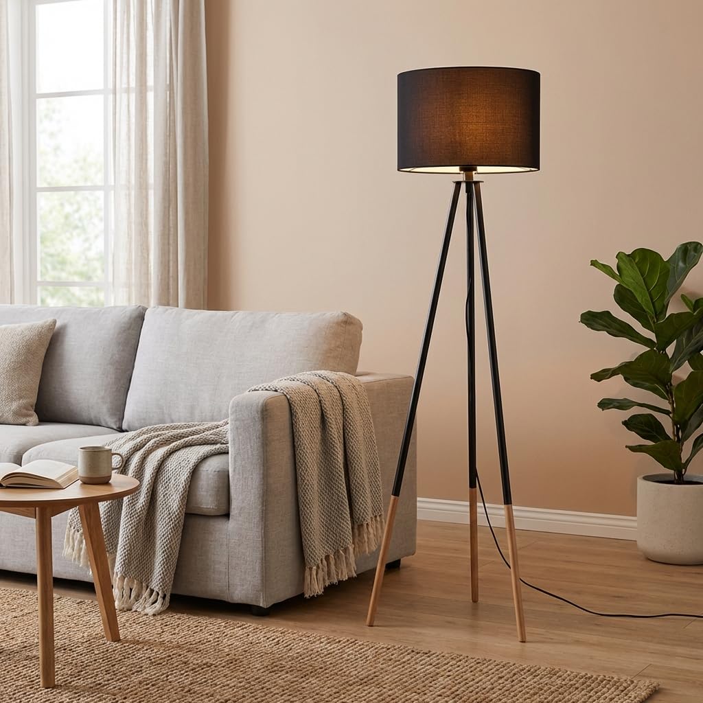 B·LED BARCELONA LED - Lámpara de Pie con Mesita Incorporada y Trípode Mandi, Lámpara de Pie para Salón Moderna y Vintage, Pantalla de Tela Negra, Trípode de Madera y Aluminio, Casquillo E27